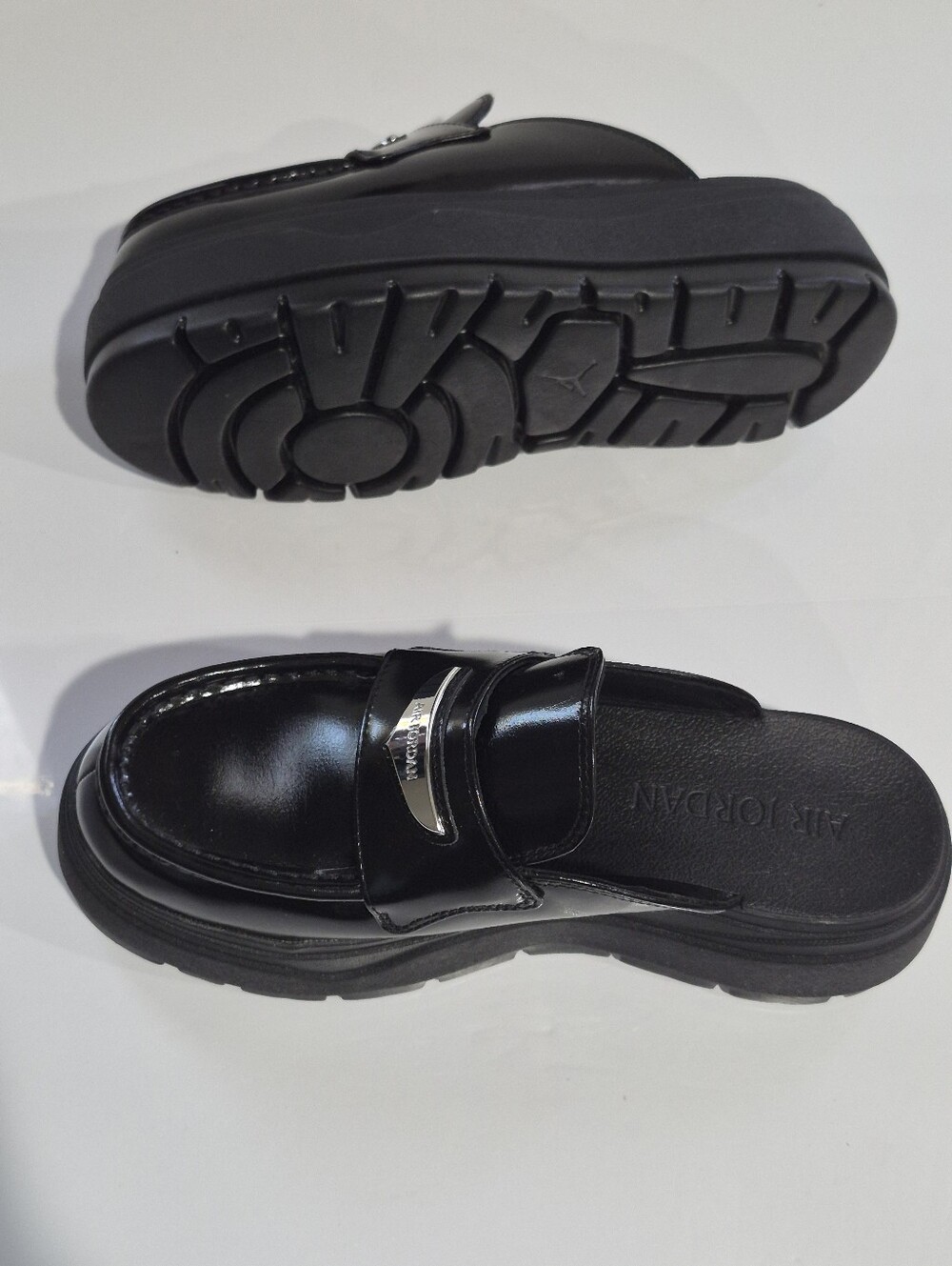NIKE AIR JORDAN Mules HJ4292-001  Black Metallic Silver Women Size 8 - Picture 11 of 14